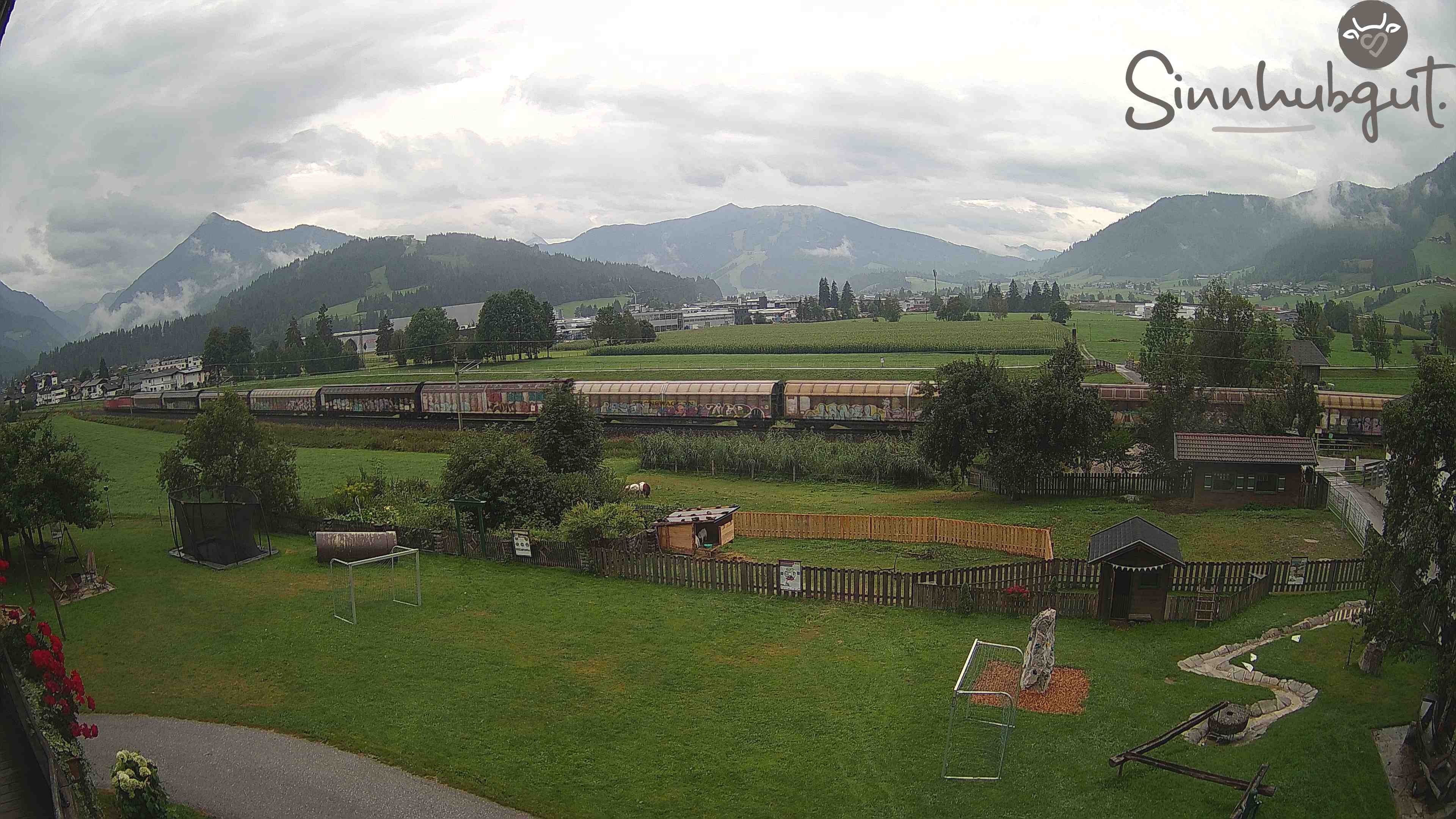 Archived image Webcam Sinnhub farm - Altenmarkt