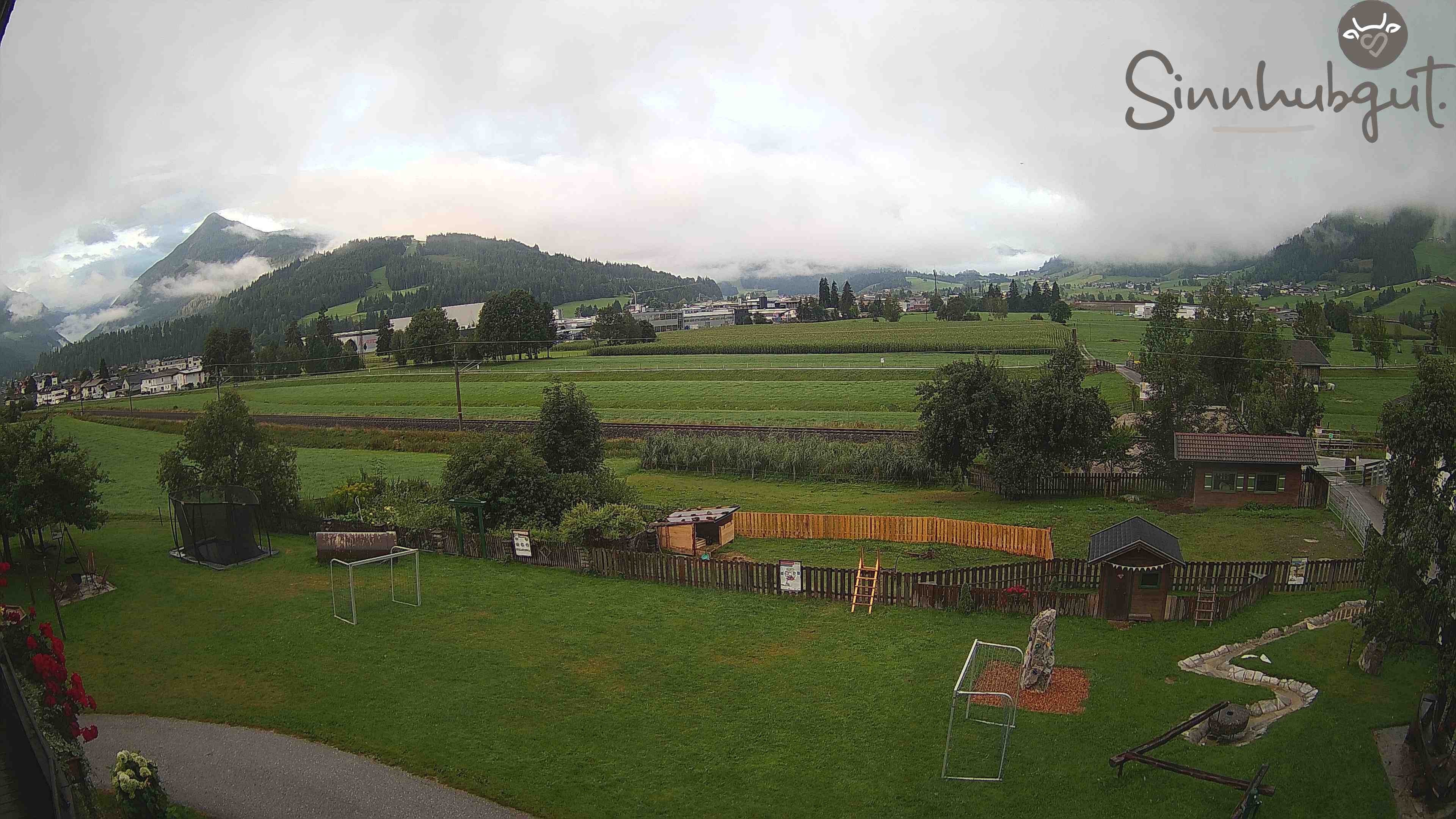 Archived image Webcam Sinnhub farm - Altenmarkt