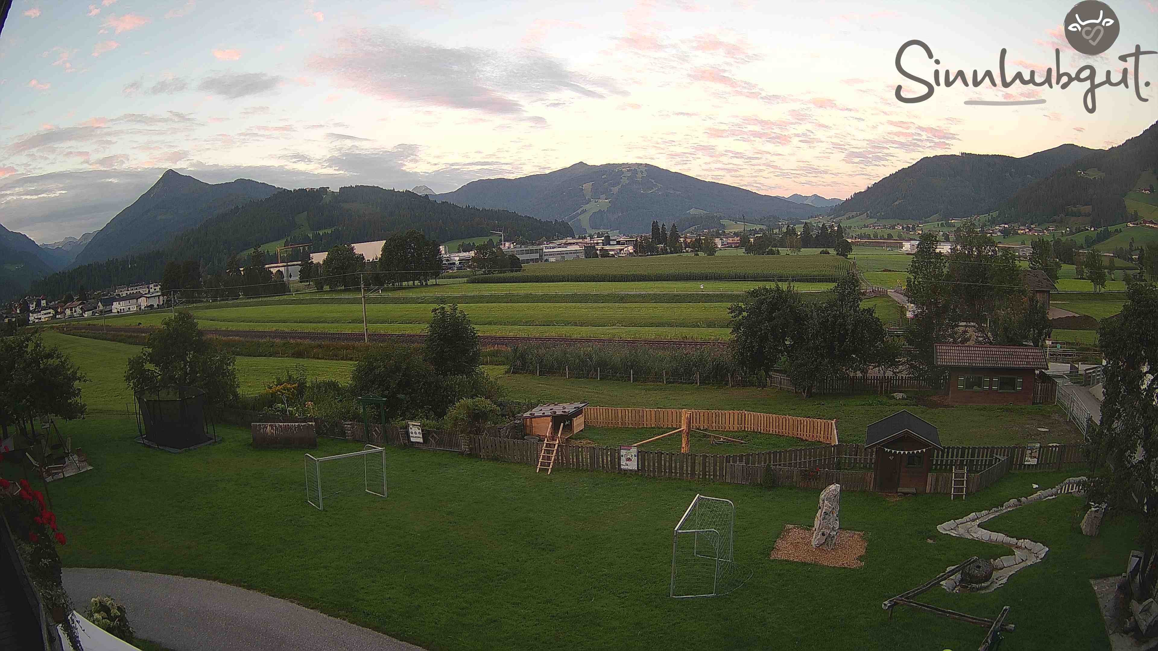 Archived image Webcam Sinnhub farm - Altenmarkt