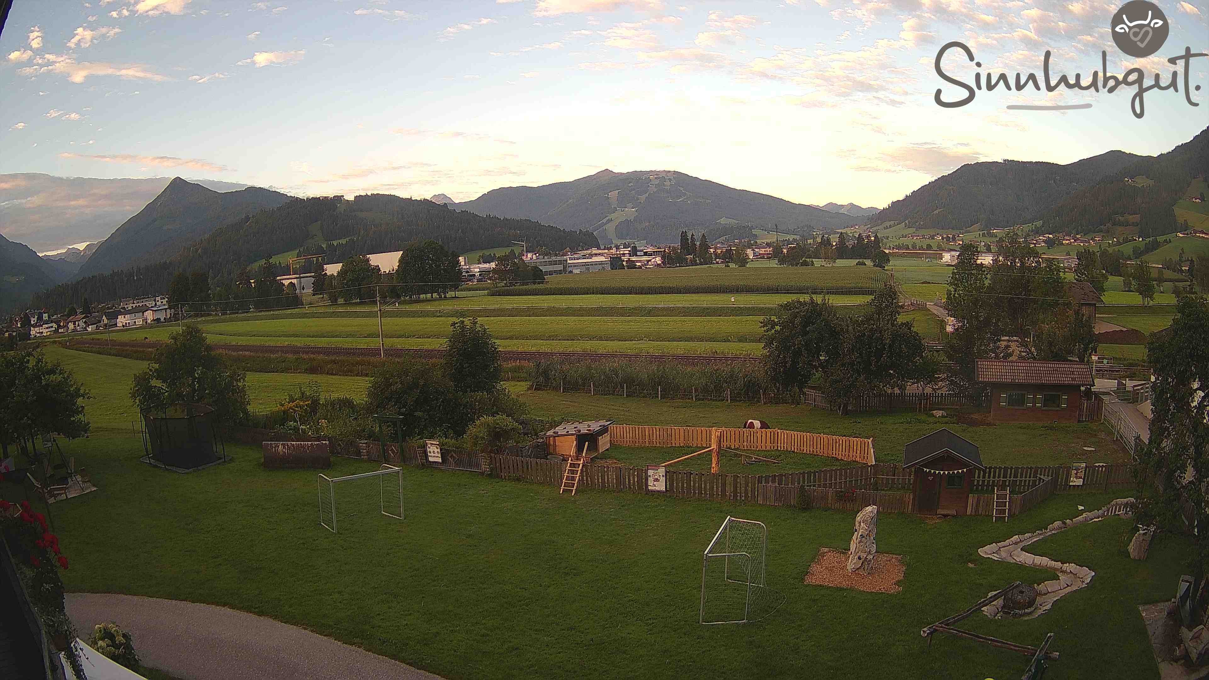 Archived image Webcam Sinnhub farm - Altenmarkt