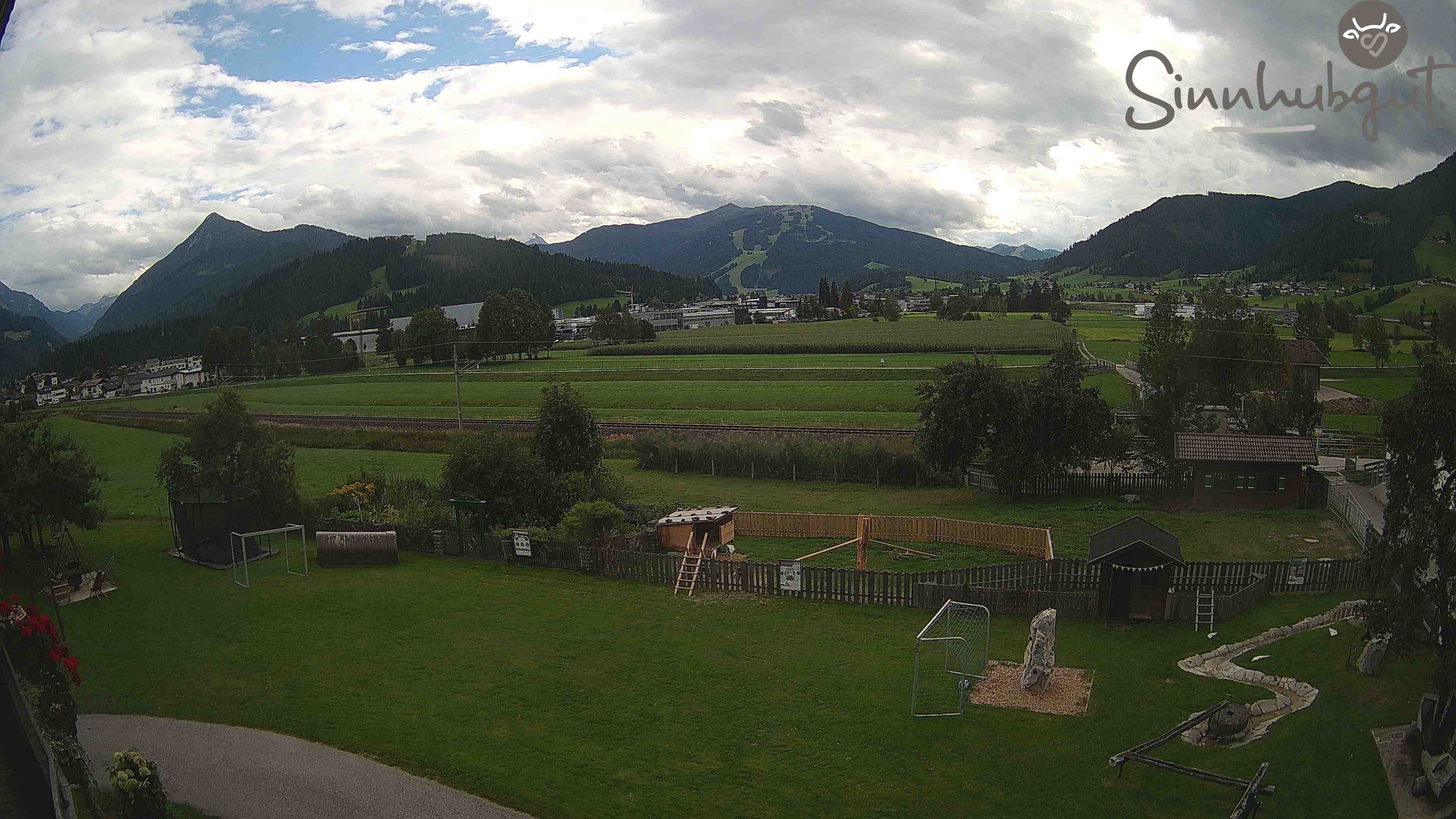 Archived image Webcam Sinnhub farm - Altenmarkt