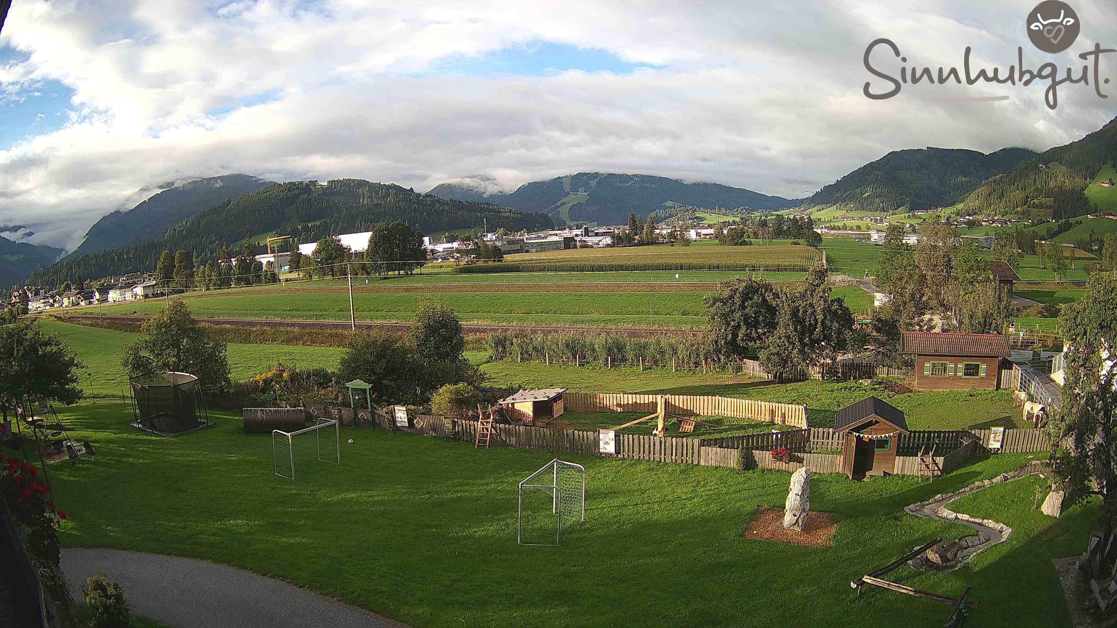 Archived image Webcam Sinnhub farm - Altenmarkt