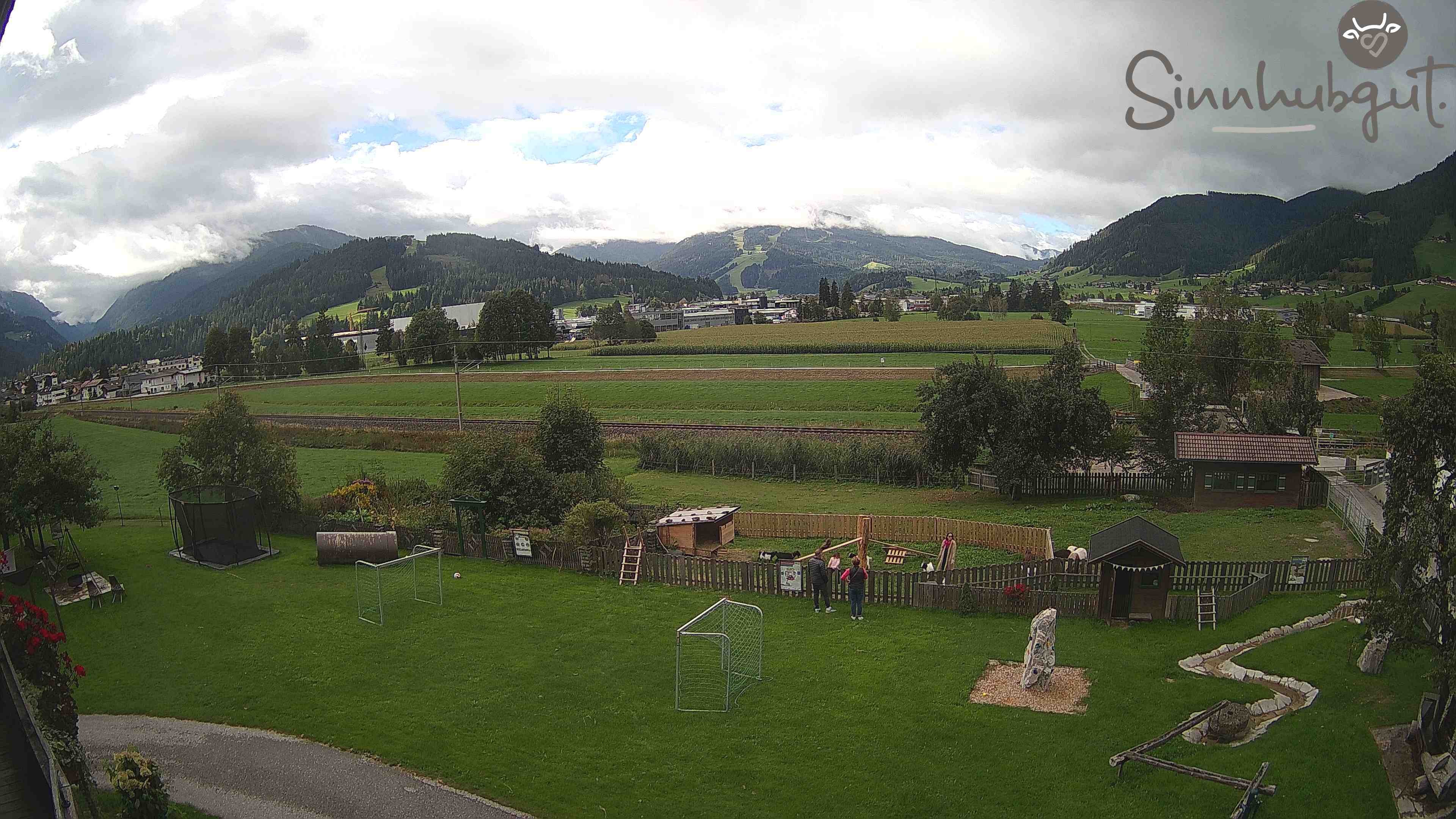 Archived image Webcam Sinnhub farm - Altenmarkt