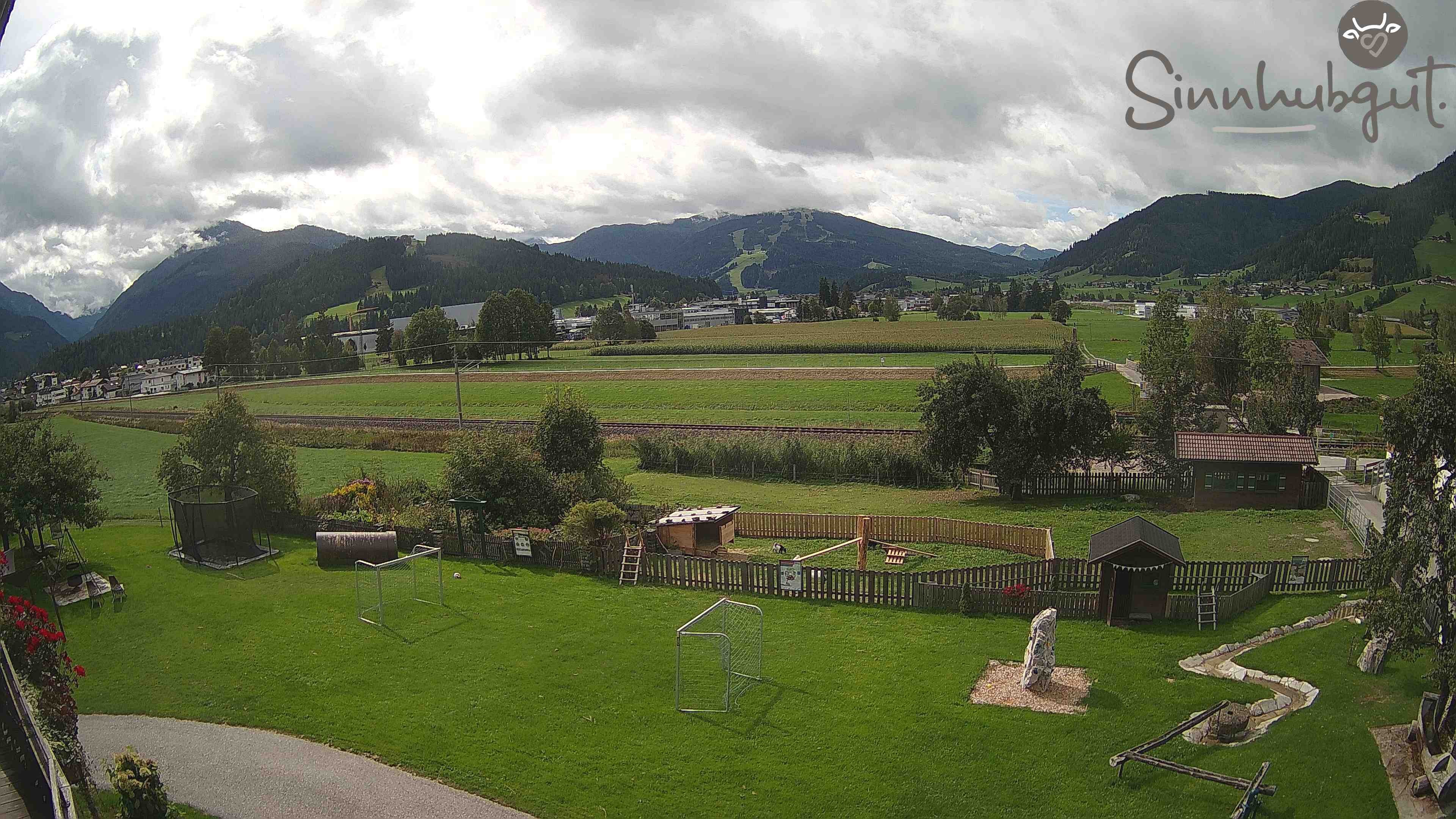 Archived image Webcam Sinnhub farm - Altenmarkt