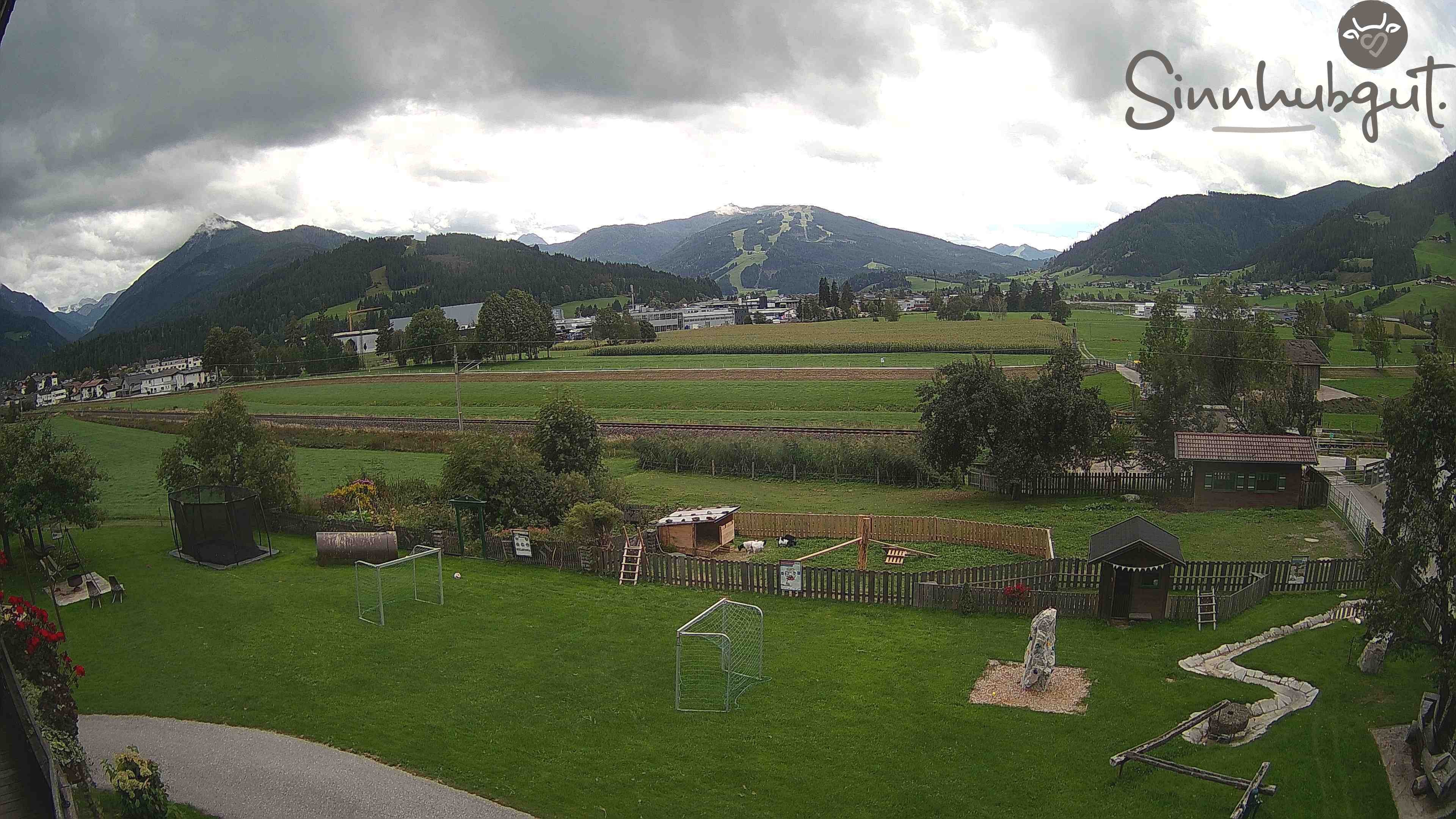 Archived image Webcam Sinnhub farm - Altenmarkt