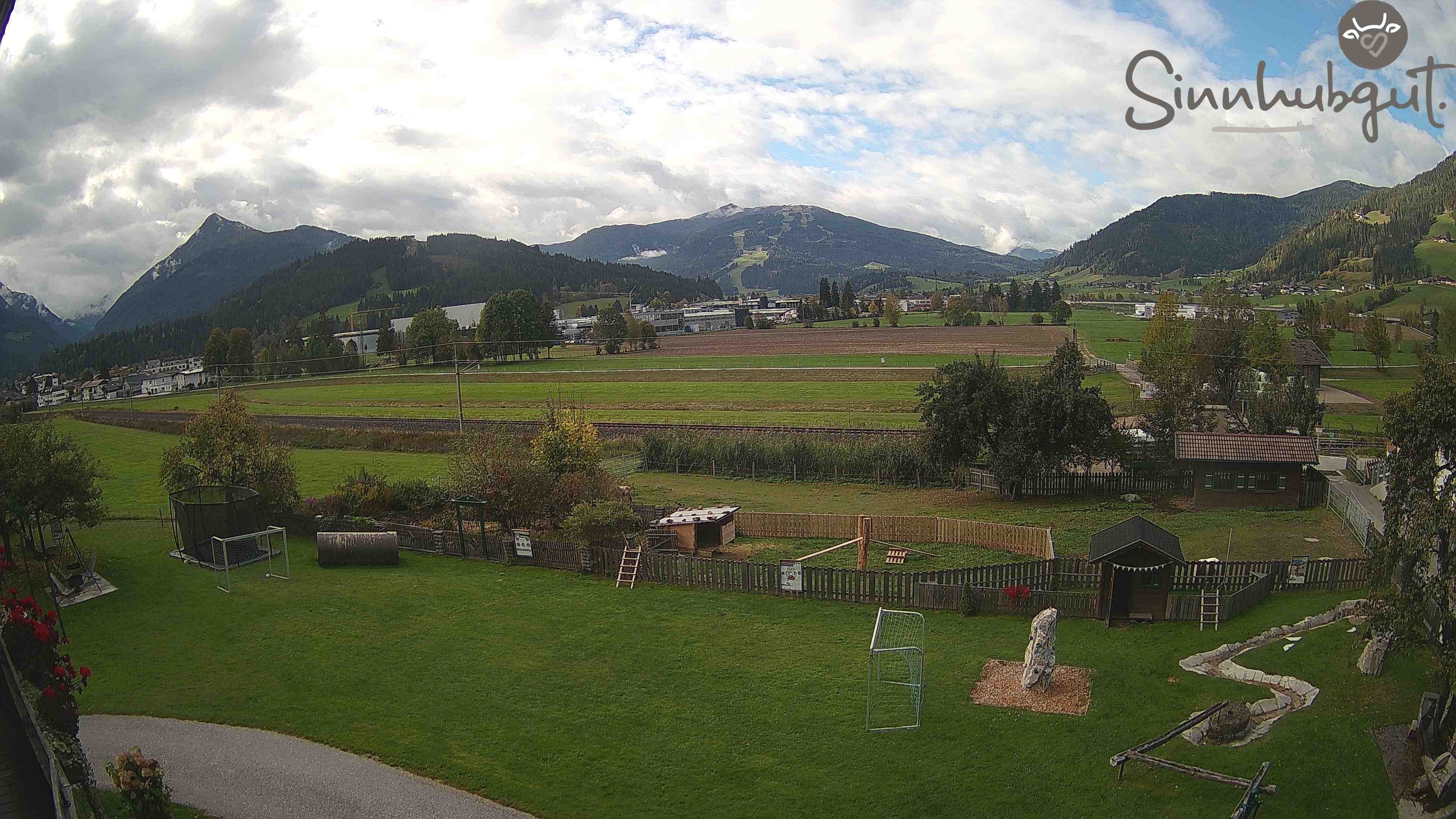 Archived image Webcam Sinnhub farm - Altenmarkt