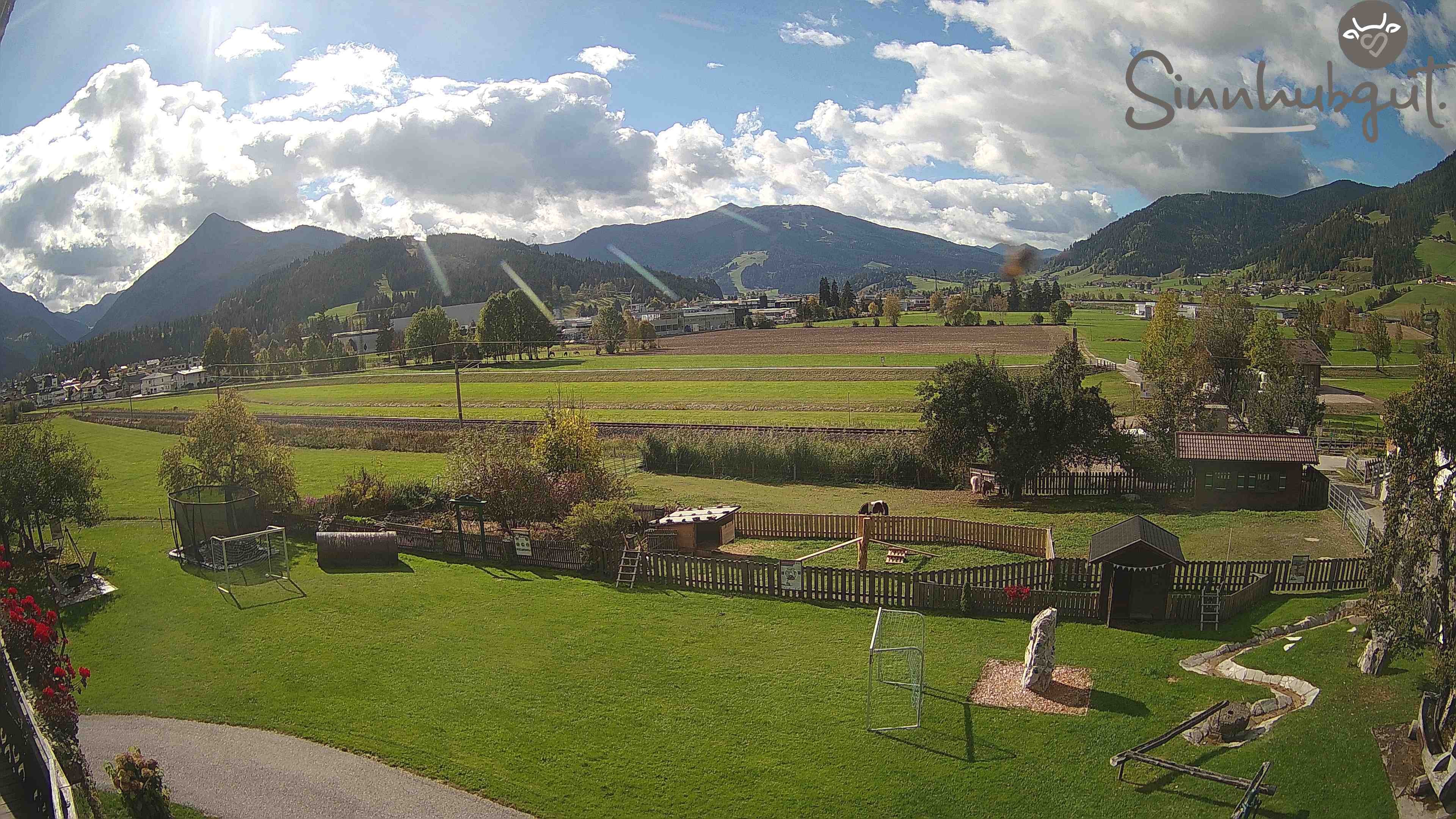 Archived image Webcam Sinnhub farm - Altenmarkt