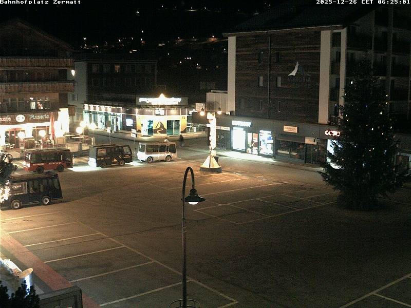 Archiv Foto Webcam Zermatt Bahnhofplatz