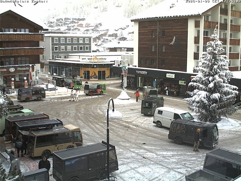 Archived image Webcam Zermatt Railway station