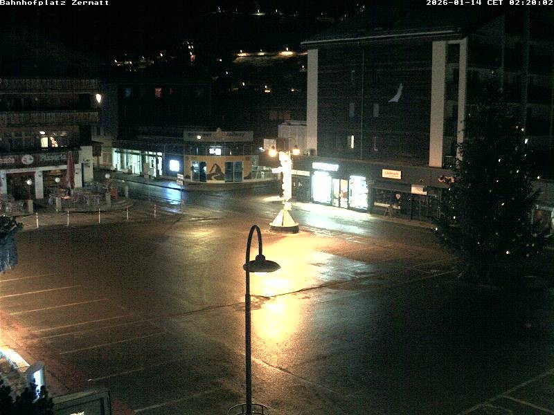 Archiv Foto Webcam Zermatt Bahnhofplatz