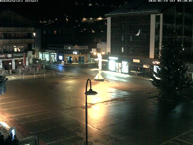 Archiv Foto Webcam Zermatt Bahnhofplatz