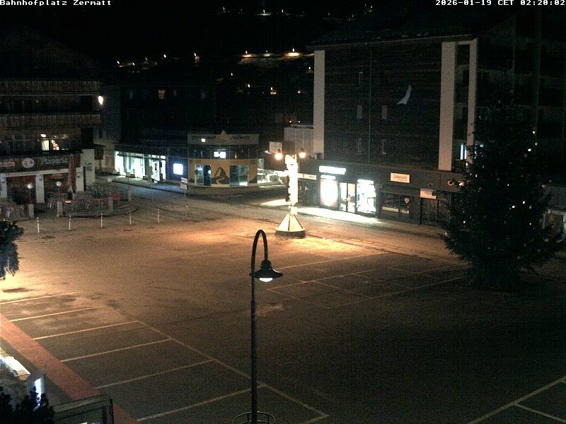 Archiv Foto Webcam Zermatt Bahnhofplatz