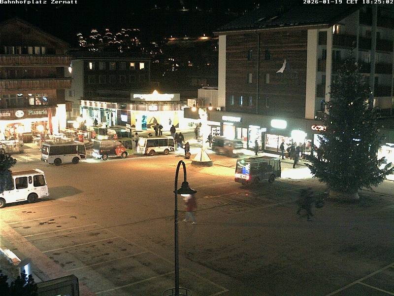 Archiv Foto Webcam Zermatt Bahnhofplatz