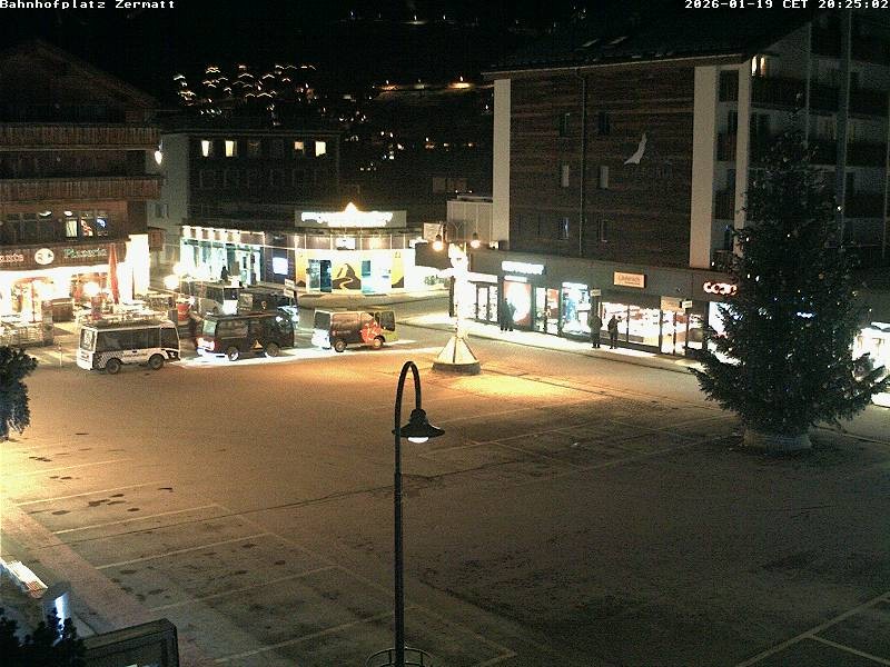 Archiv Foto Webcam Zermatt Bahnhofplatz