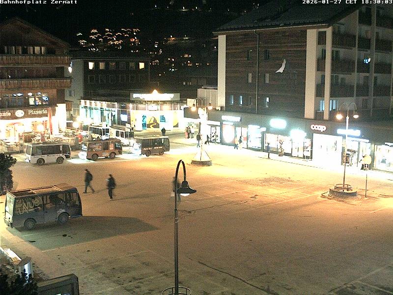 Archiv Foto Webcam Zermatt Bahnhofplatz