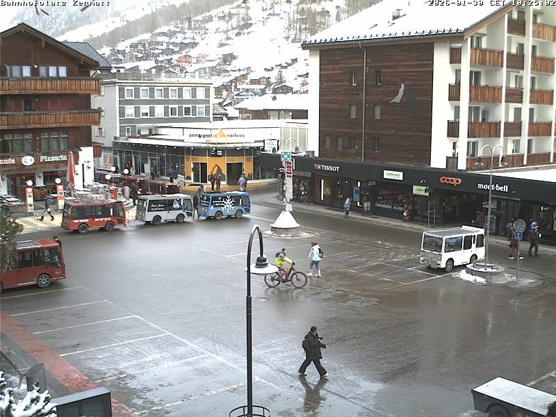 Archived image Webcam Zermatt Railway station