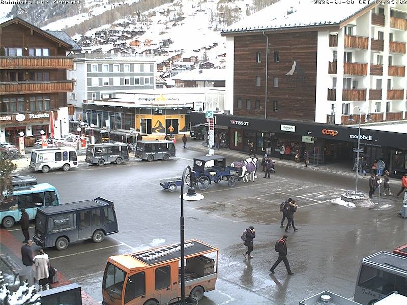 Archived image Webcam Zermatt Railway station
