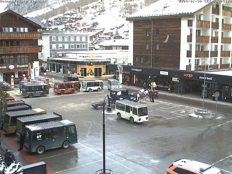Archived image Webcam Zermatt Railway station