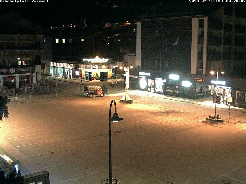 Archiv Foto Webcam Zermatt Bahnhofplatz