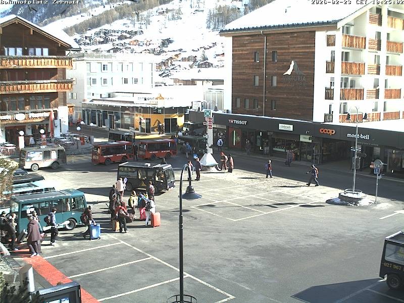 Archived image Webcam Zermatt Railway station