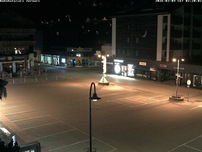 Archiv Foto Webcam Zermatt Bahnhofplatz