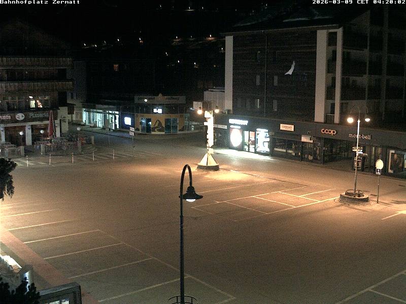 Archiv Foto Webcam Zermatt Bahnhofplatz