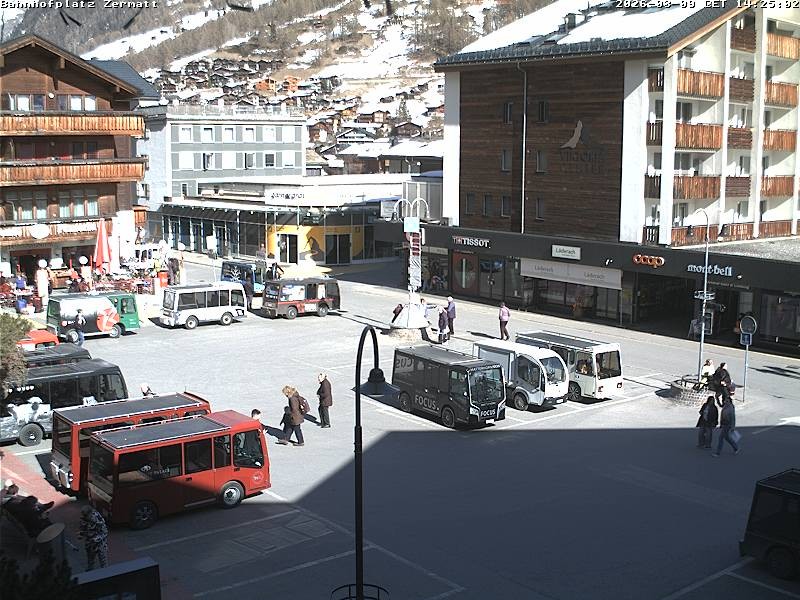 Archiv Foto Webcam Zermatt Bahnhofplatz