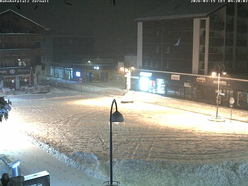 Archiv Foto Webcam Zermatt Bahnhofplatz