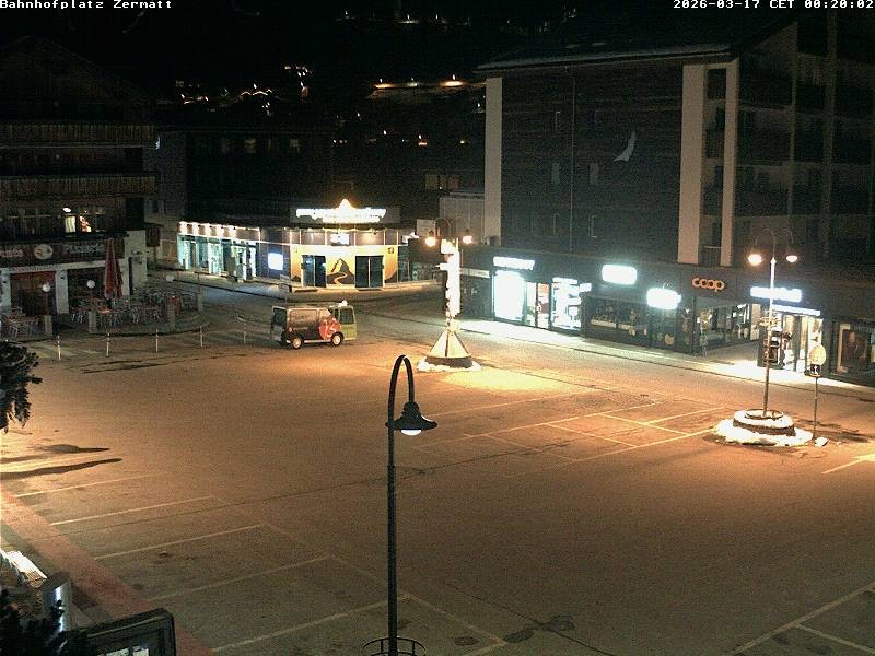 Archiv Foto Webcam Zermatt Bahnhofplatz