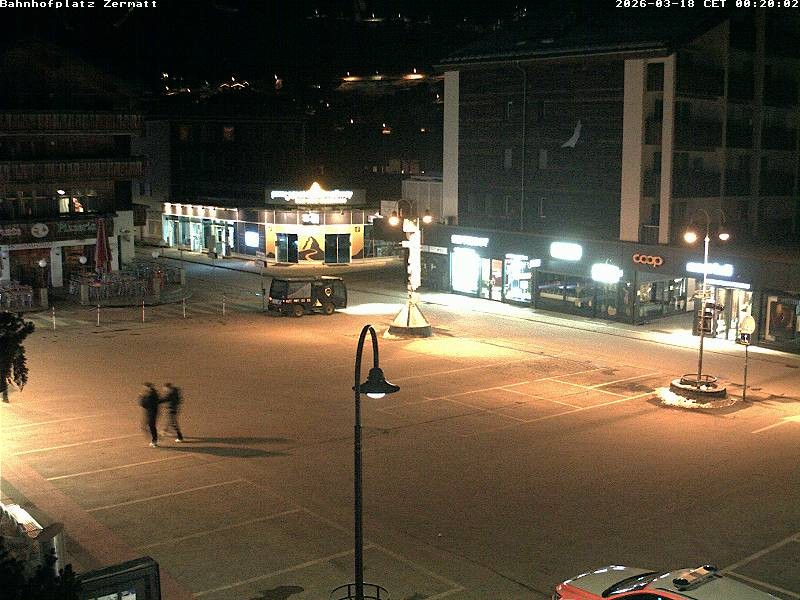 Archiv Foto Webcam Zermatt Bahnhofplatz