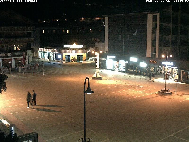 Archiv Foto Webcam Zermatt Bahnhofplatz