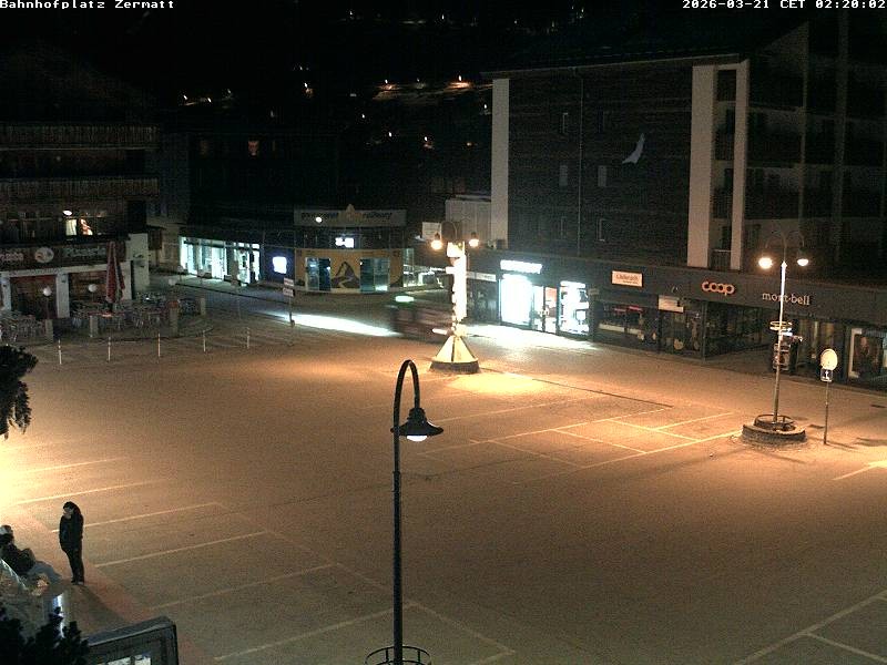 Archiv Foto Webcam Zermatt Bahnhofplatz
