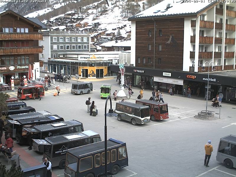 Archiv Foto Webcam Zermatt Bahnhofplatz