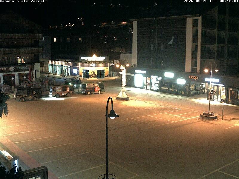 Archiv Foto Webcam Zermatt Bahnhofplatz