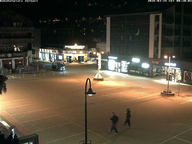 Archiv Foto Webcam Zermatt Bahnhofplatz