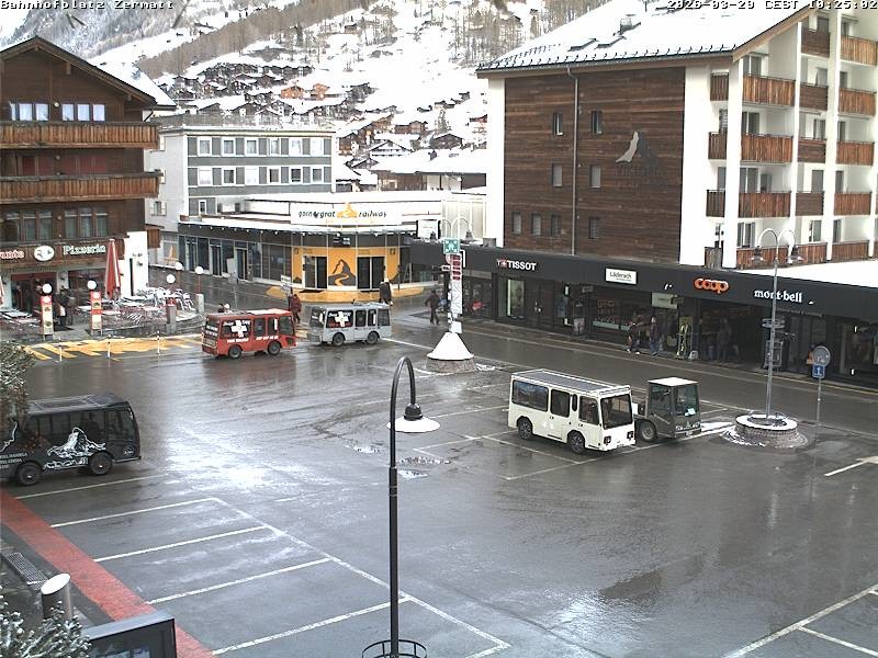 Archived image Webcam Zermatt Railway station