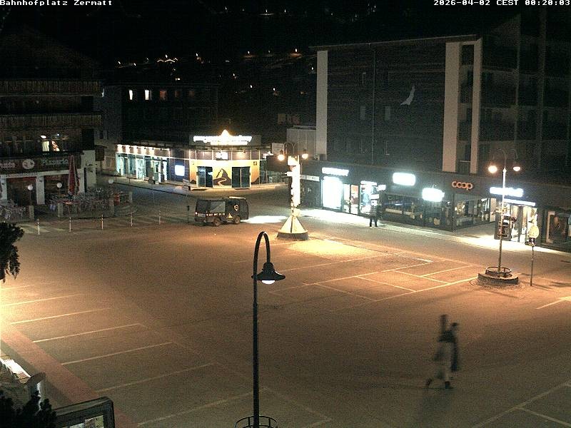 Archiv Foto Webcam Zermatt Bahnhofplatz