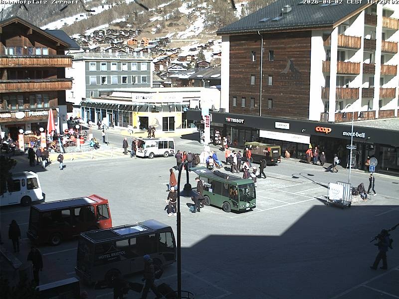 Archiv Foto Webcam Zermatt Bahnhofplatz