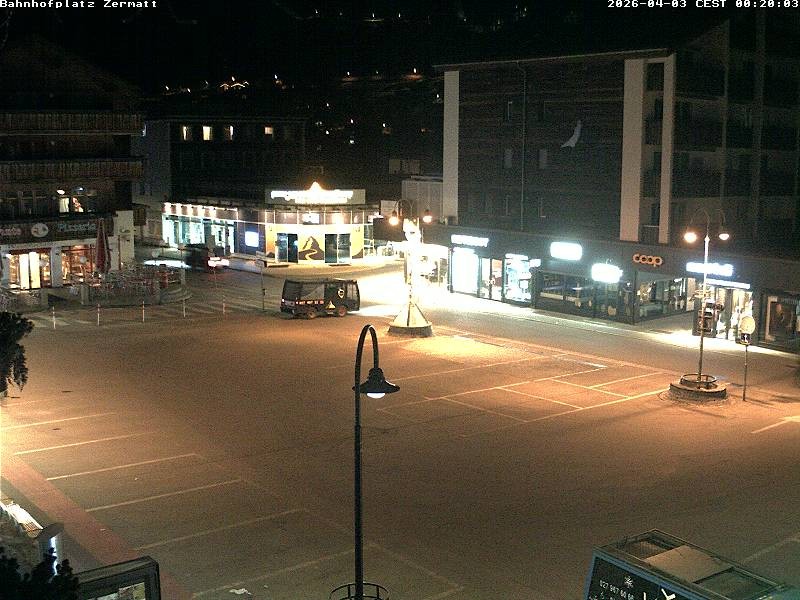 Archiv Foto Webcam Zermatt Bahnhofplatz