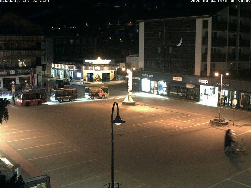 Archiv Foto Webcam Zermatt Bahnhofplatz