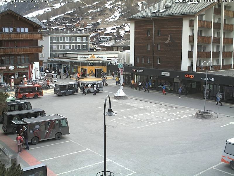 Archiv Foto Webcam Zermatt Bahnhofplatz
