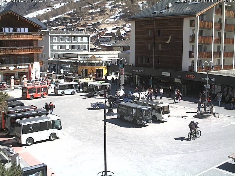 Archiv Foto Webcam Zermatt Bahnhofplatz