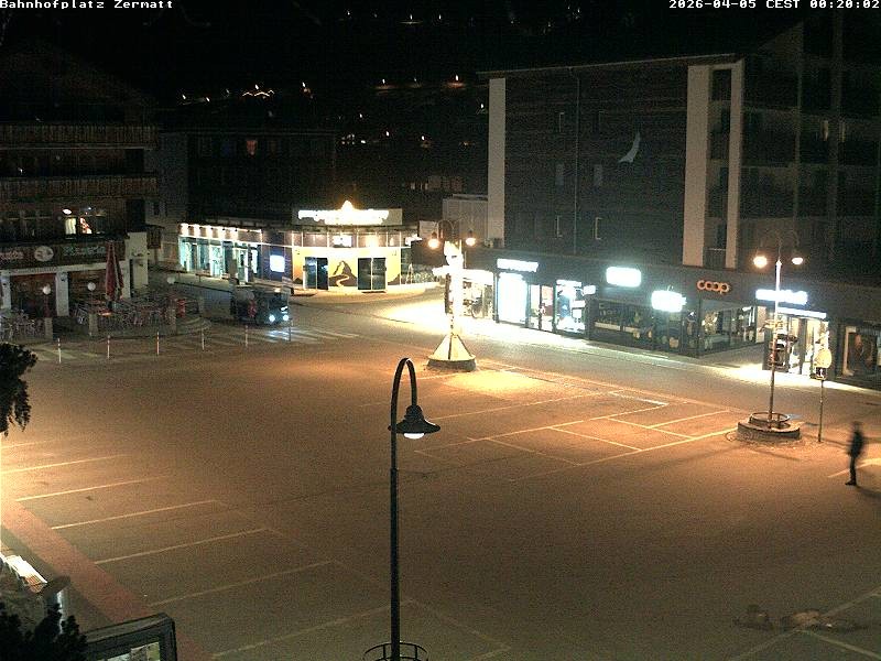 Archiv Foto Webcam Zermatt Bahnhofplatz