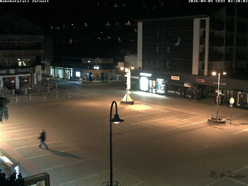 Archiv Foto Webcam Zermatt Bahnhofplatz