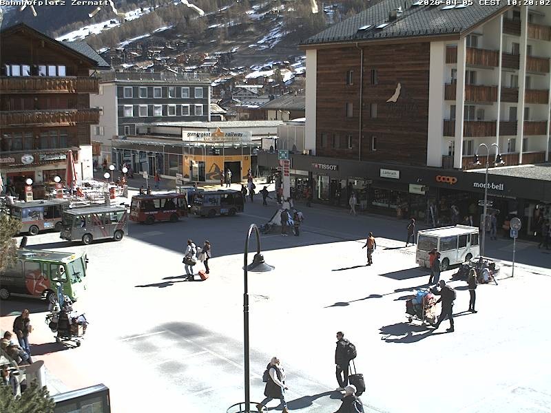 Archiv Foto Webcam Zermatt Bahnhofplatz