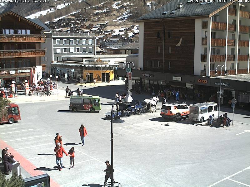 Archiv Foto Webcam Zermatt Bahnhofplatz