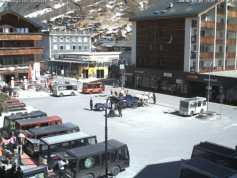 Archiv Foto Webcam Zermatt Bahnhofplatz
