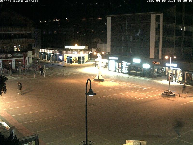 Archiv Foto Webcam Zermatt Bahnhofplatz