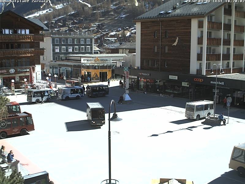 Archiv Foto Webcam Zermatt Bahnhofplatz