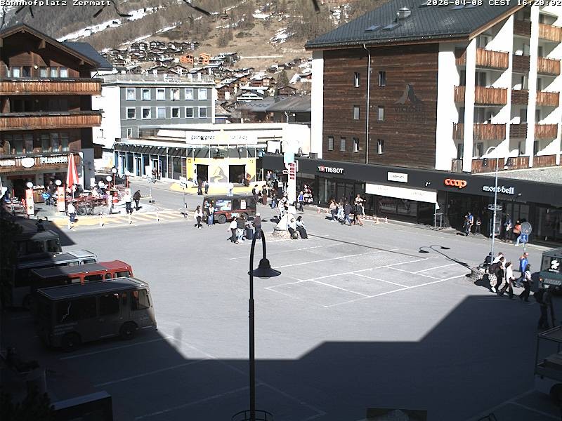 Archiv Foto Webcam Zermatt Bahnhofplatz